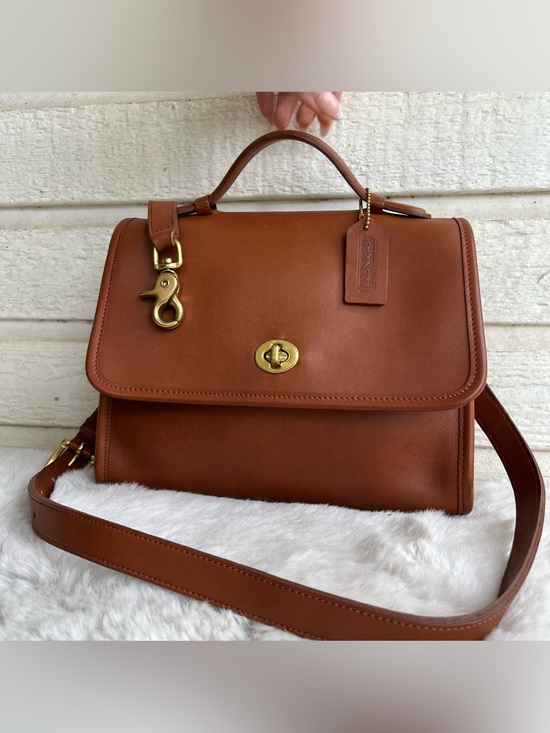 Coach Handbags - COACH Vintage British Tan Court Flap Crossbody Top Handle Willis Companion Bag